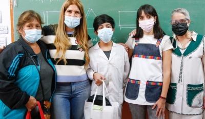 Avellaneda: El Municipio entregó kits escolares en la Escuela Especial N°501