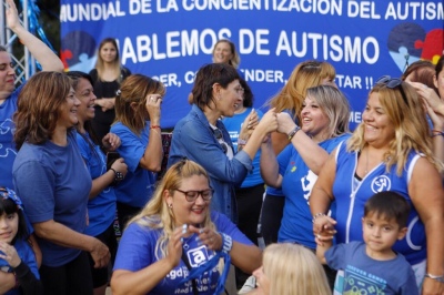 Quilmes: Mayra Mendoza participó de una jornada de concientización sobre el autismo