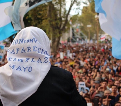 La Plata: Habrá una marcha por los 45 años de lucha de las Madres de Plaza de Mayo