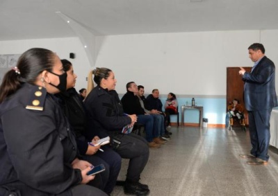 Mar del Plata: La Secretaría de Seguridad local dicta curso de lenguaje de señas a policías