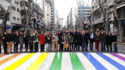 Bahía Blanca: Pintarán las sendas peatonales con los colores de la diversidad sexual