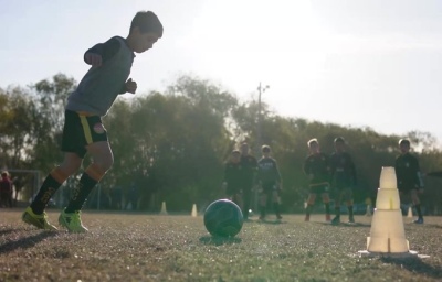 La Costa: Lanzan un programa de fútbol infantil para 800 jóvenes