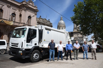 Chivilcoy: El Municipio presentó un nuevo camión compactador
