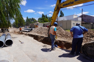 Bahía Blanca: Instalan más de 7800 metros de nuevas cañerías de agua potable