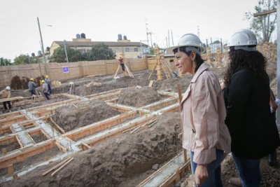 Quilmes: Mendoza y Simone recorrieron la obra de viviendas en Frattasi