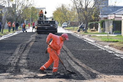 Bahía Blanca: Continúa el plan de pavimentación en distintas arterias de la ciudad