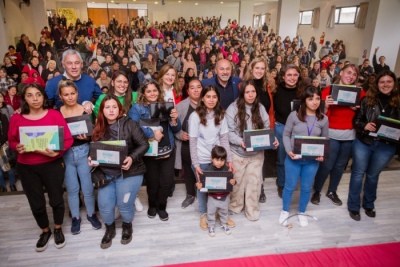 Entregaron tablets a promotoras de género de La Plata, Berisso y Ensenada