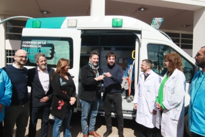 Merlo: Kreplak entregó una ambulancia y equipamiento al hospital “Héroes de Malvinas”