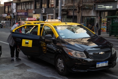 A partir de mañana aumentan los taxis en CABA