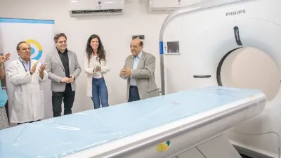 Berazategui: Mussi y Volnovich presentaron la nueva sala de tomografías del Evita Pueblo
