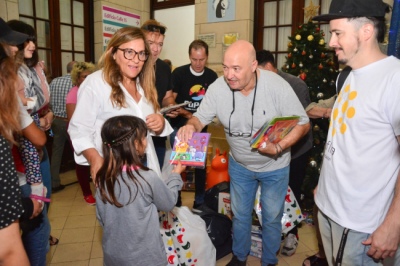 La Plata: Donan 200 juguetes al Hospital de Niños