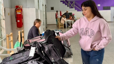 Campana: Entregaron mochilas y kits escolares para el inicio de clases