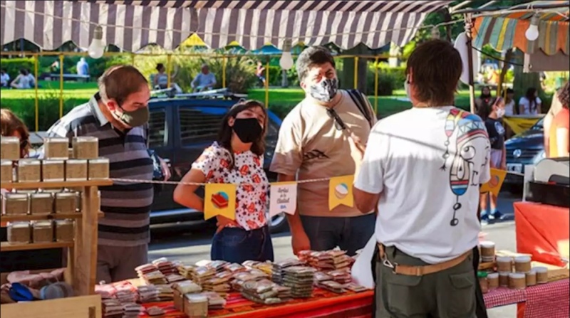 Lanzan "Canasta Ahorro", con artículos a precios rebajados para las ferias populares
