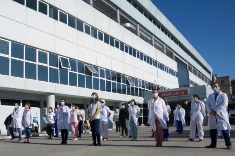 Enfermeros marchan para pedir aumento salarial y sueldo digno