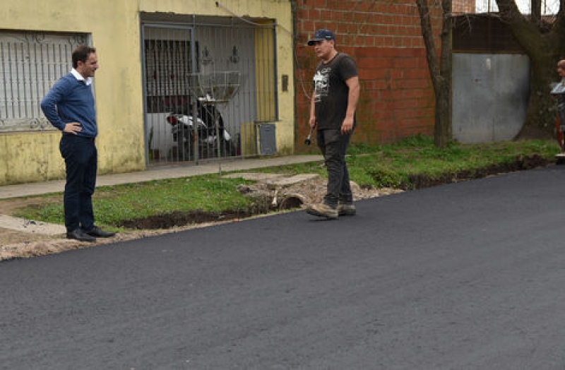 Campana: Comenzaron los trabajos preliminares para asfaltar la calle Sabatini en toda su extensión