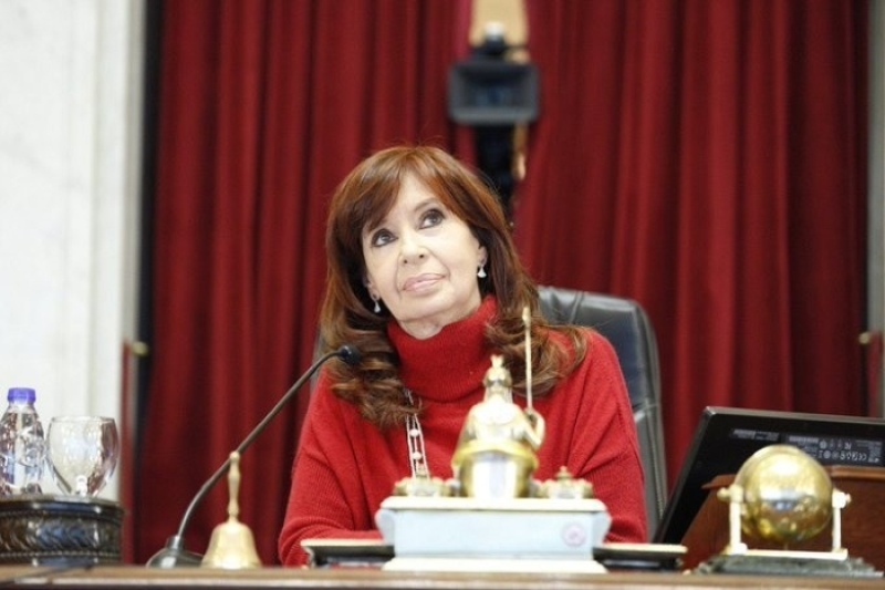 Cristina Kirchner cuestionó la tapa de un diario y lo acusó de apelar a "desinformación y confusión"
