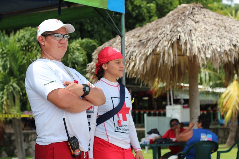 La Plata: Pagaron un curso de salvavidas en la Cruz Roja y llevan esperando más de un año para poder graduarse
