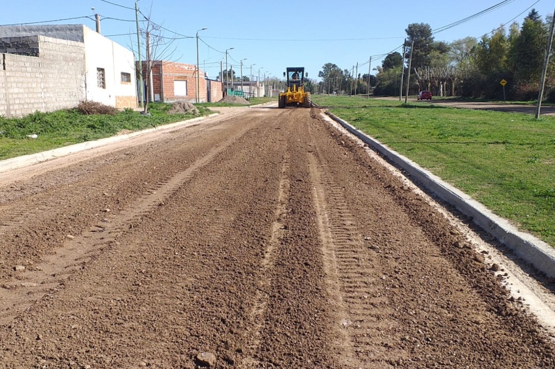 Olavarría: obras de mantenimiento de calles en barrio Pickelado