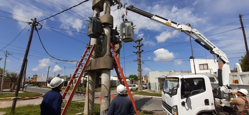 Ensenada: EDELAP amplió redes eléctricas