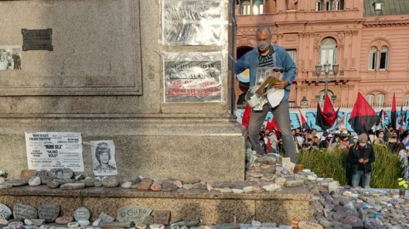 Destrozo del memorial de los muertos por COVID: “Lo que sucedió es culpa del gobierno de la ciudad y del gobierno nacional”