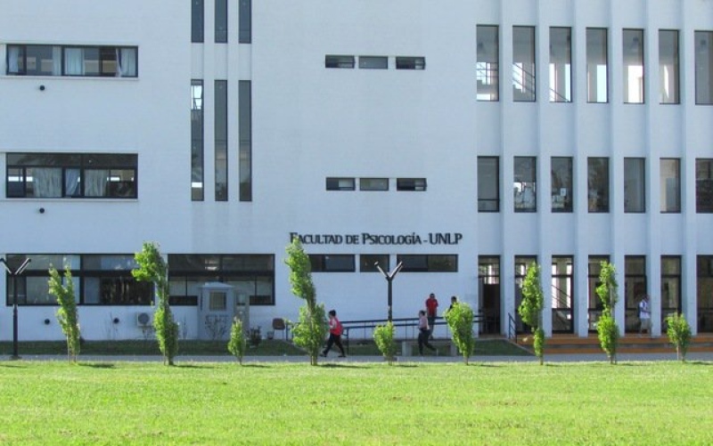 UNLP: Se inauguró la ampliación del edificio central de psicología
