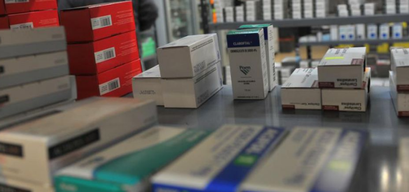 El Gobierno estudia congelar el precio de los medicamentos