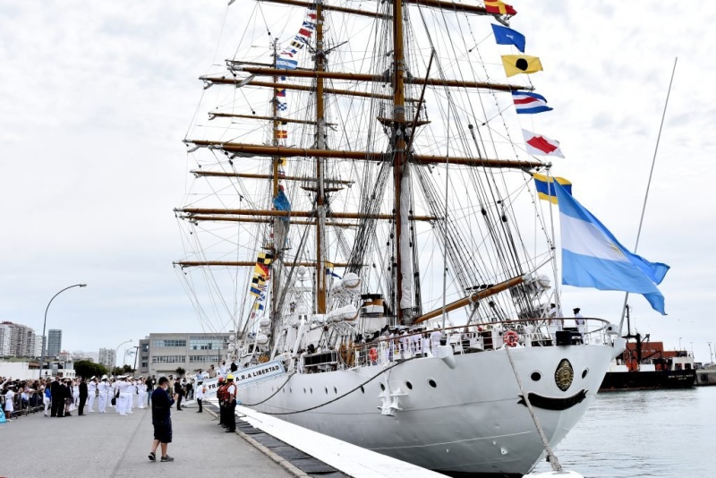 La Fragata Libertad llegó a Mar del Plata
