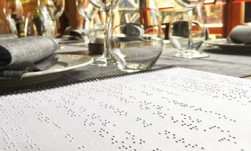 Los bares y restaurantes de Bahía Blanca deberán incorporar menús en Braille