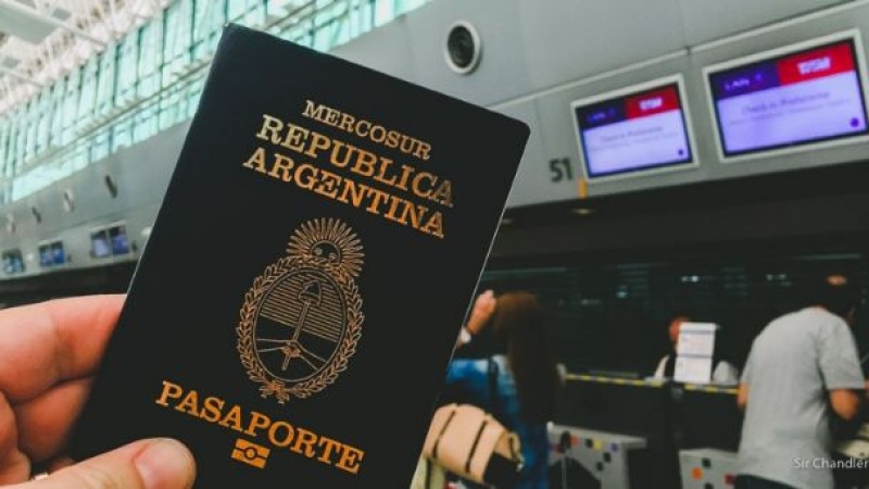 El trámite para sacar el pasaporte aumentó 150 por ciento