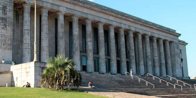 La Corte Suprema aceptó el requisito que presentó la UBA para que los estudiantes cuenten obligatoriamente con DNI argentino