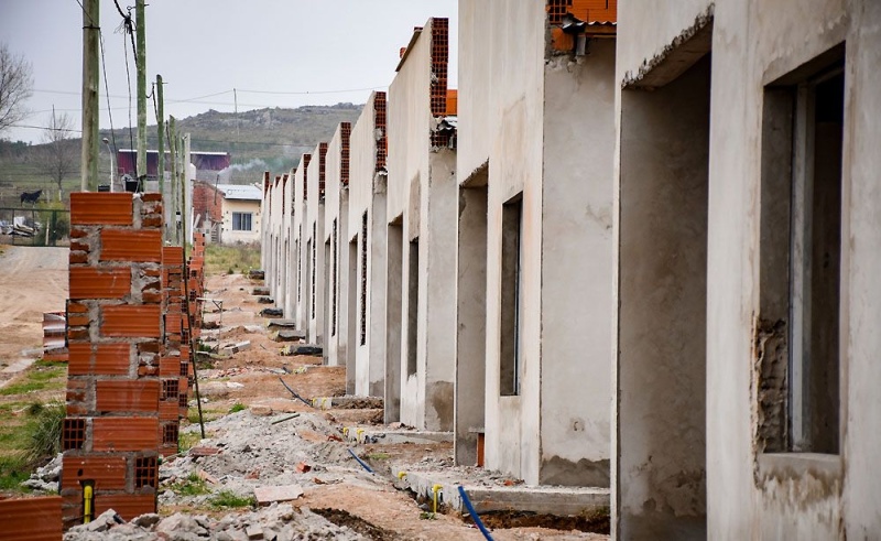Tandil: Municipales aguardan anticipo financiero para reactivar construcción de las viviendas