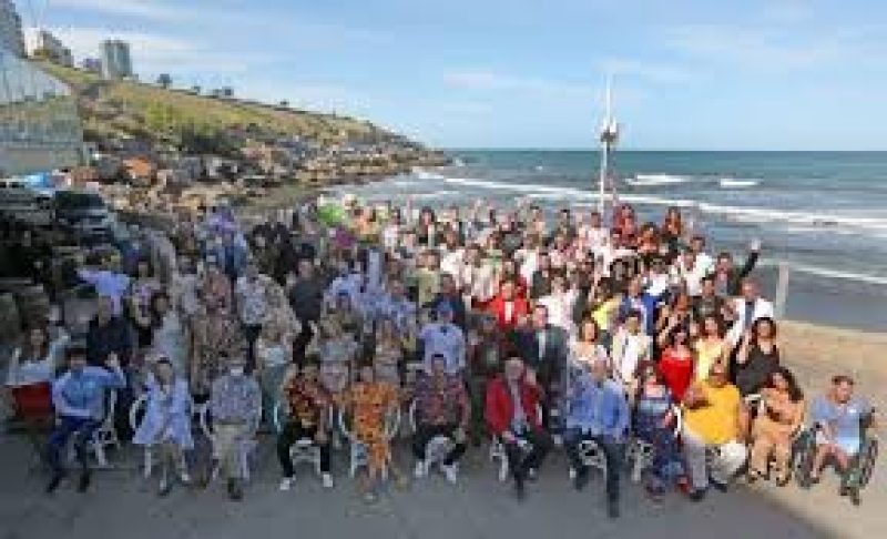 Mar del Plata inició la temporada con una fiesta en la playa