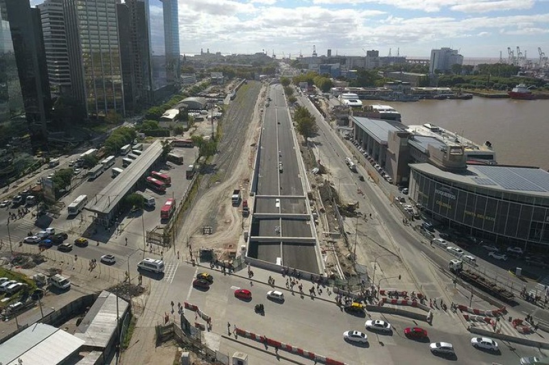 Obras en Autovía Buenos Aires - La Plata: Habilitaron el tránsito liviano en el Paseo Del Bajo