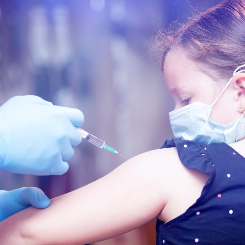 Piden vacunar a los niños para “salir de la pandemia”