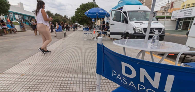 La Costa: Los móviles para tramitar el DNI y Pasaporte continúan recorriendo el Partido