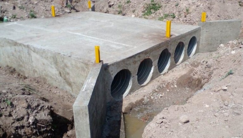 Lobería: Finalizó la construcción del puente en el camino de la Escuela 41