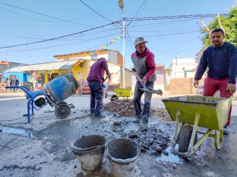 Quilmes: Finalizó la primera etapa de las conexiones de agua y cloaca en Villa Itatí