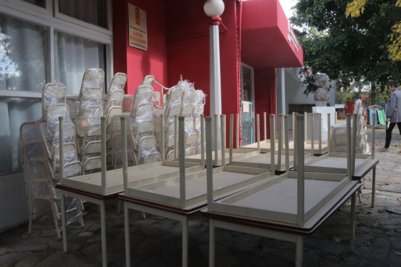 Morón: Entregan nuevo mobiliario para 16 Jardines Municipales