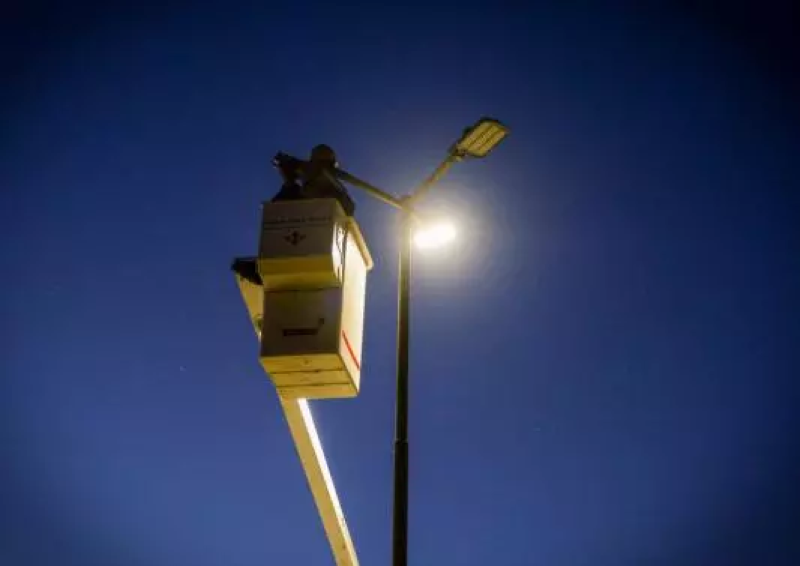 Mar del Plata: La Comuna realiza obras de iluminación LED en la zona del Puerto