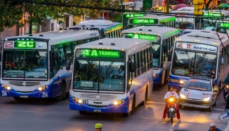 Por falta de fondos, empresarios del transporte amenazan con nuevos paros