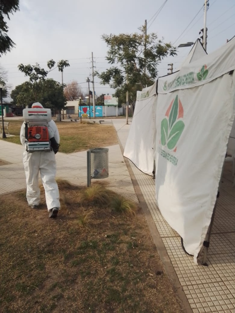 Esteban Echeverría: Realizan operativos de desinfección y fumigación en el distrito