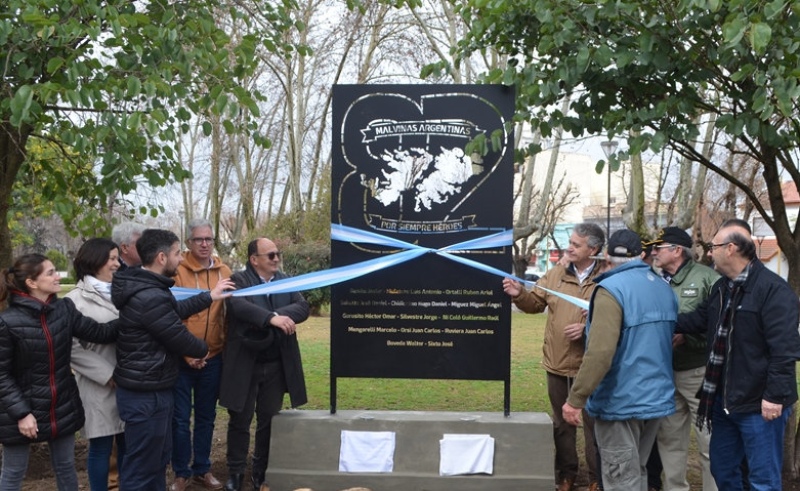 Saladillo: Inauguraron un memorial en homenaje a los héroes de Malvinas
