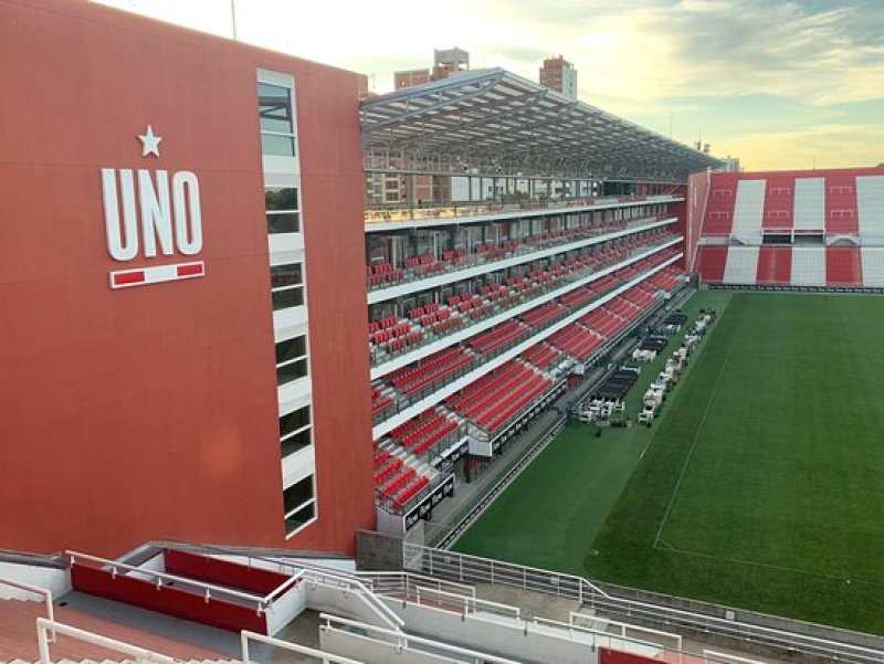 La Plata: Docentes y Nodocentes de la UNLP podrán utilizar el estacionamiento del estadio UNO