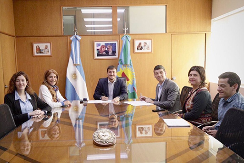 Avellaneda: El Municipio y la UNAJ firmaron un convenio de cooperación