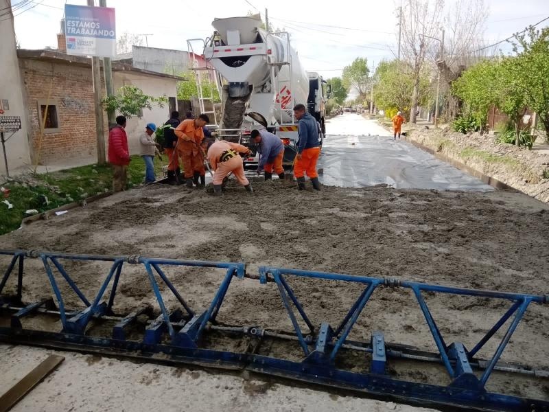 Lomas de Zamora: Se realizan nuevas obras de pavimentación en distintos barrios de la ciudad