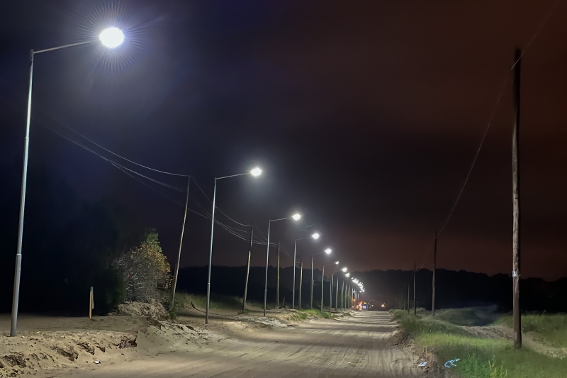 La Costa: Se instaló la luminaria LED en el camino interno de Mar del Tuyú a Costa del Este
