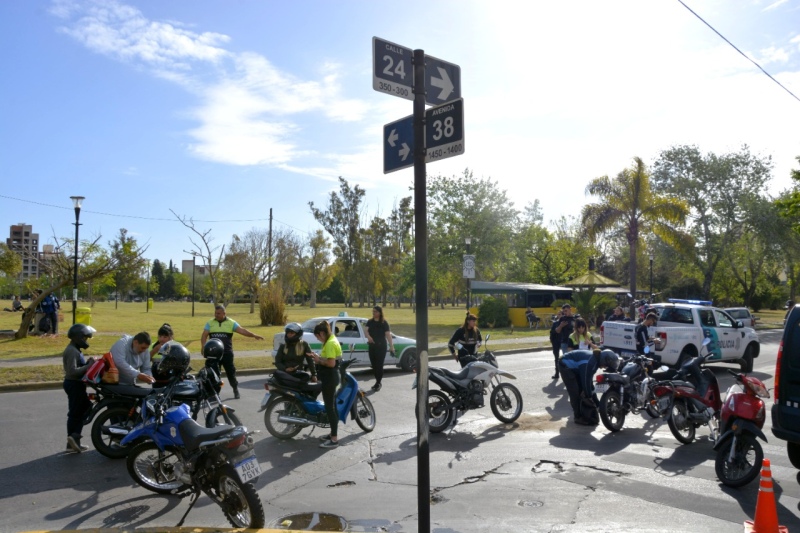 La Plata: Secuestran 11 motos en un operativo en Parque Alberti