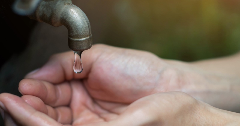 La Plata: Vecinos de Los Hornos y San Carlos reclaman por la falta de agua
