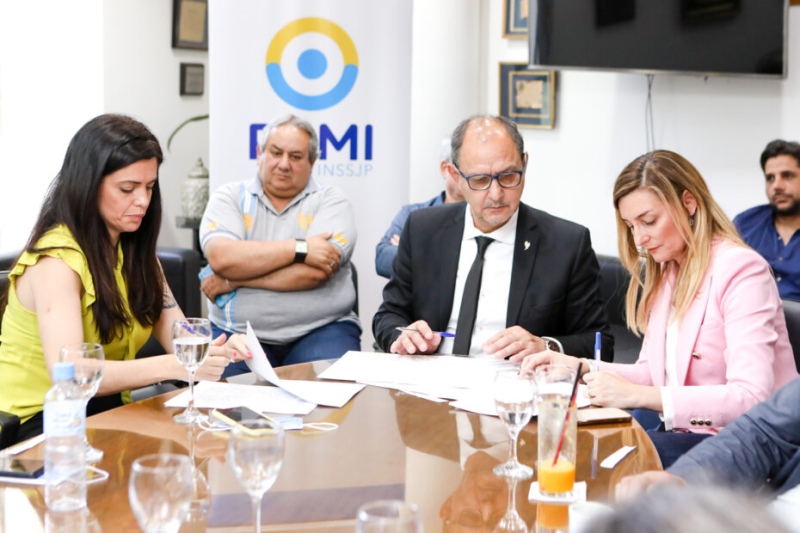 La UNLP y PAMI firman un convenio para realizar pasantías