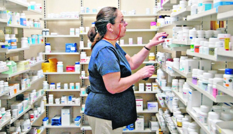 Los laboratorios negocian con el gobierno un aumento de los medicamentos